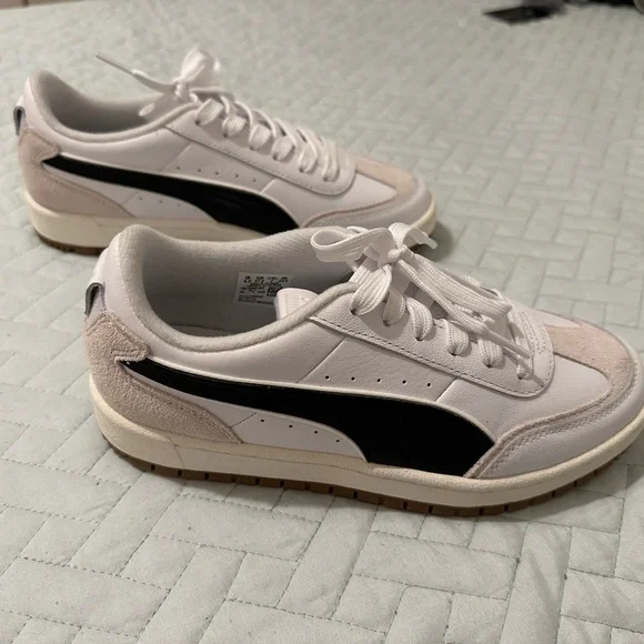 Puma White and Black Sneakers - Picture 4 of 5